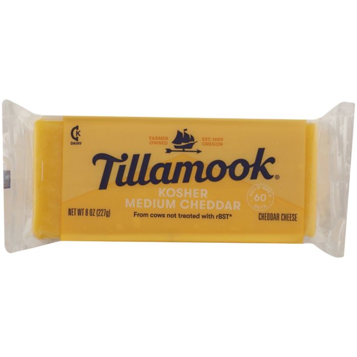 TILLAMOOK: Kosher Medium Cheddar Cheese, 8 oz