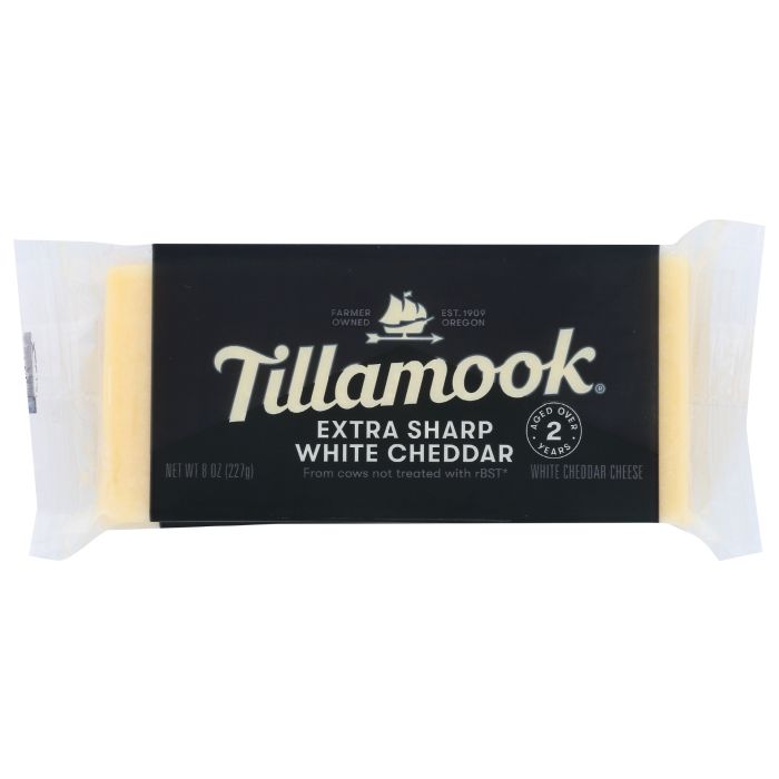 TILLAMOOK: Extra Sharp White Cheddar, 8 oz
