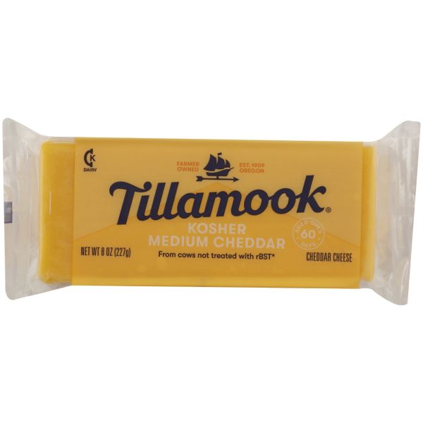 TILLAMOOK: Kosher Medium Cheddar Cheese, 8 oz